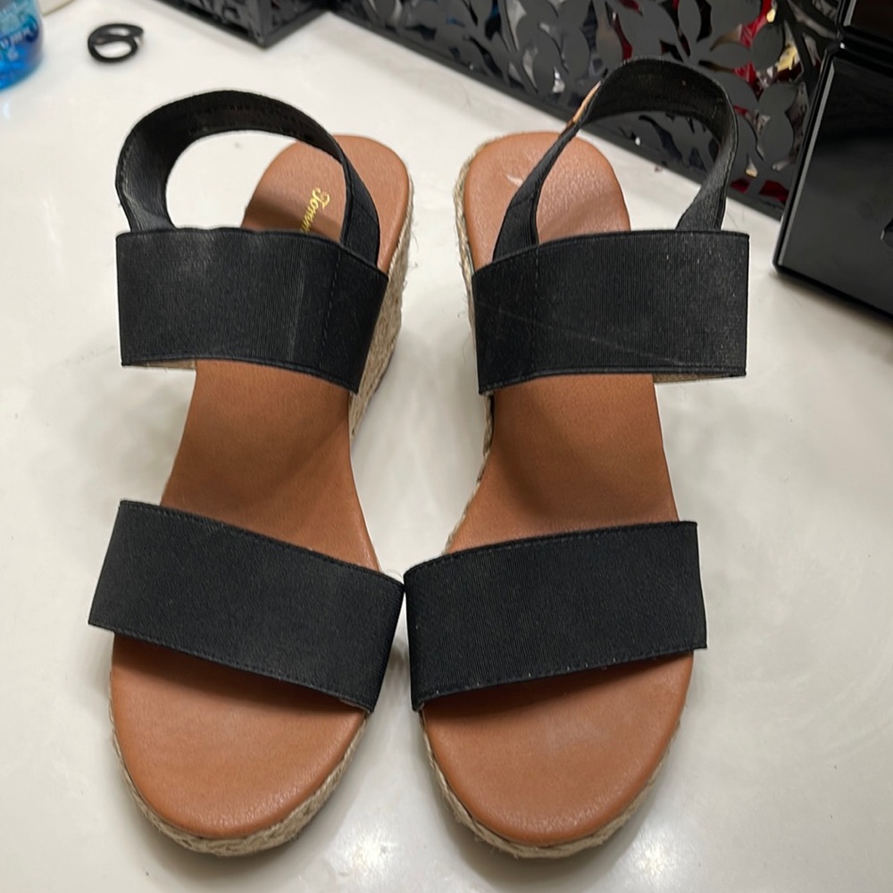 Tommy Bahama black wedge sandals